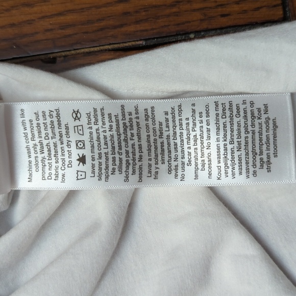 DKNY Sport Pastel Logo T-Shirt NWOT - Picture 10 of 12